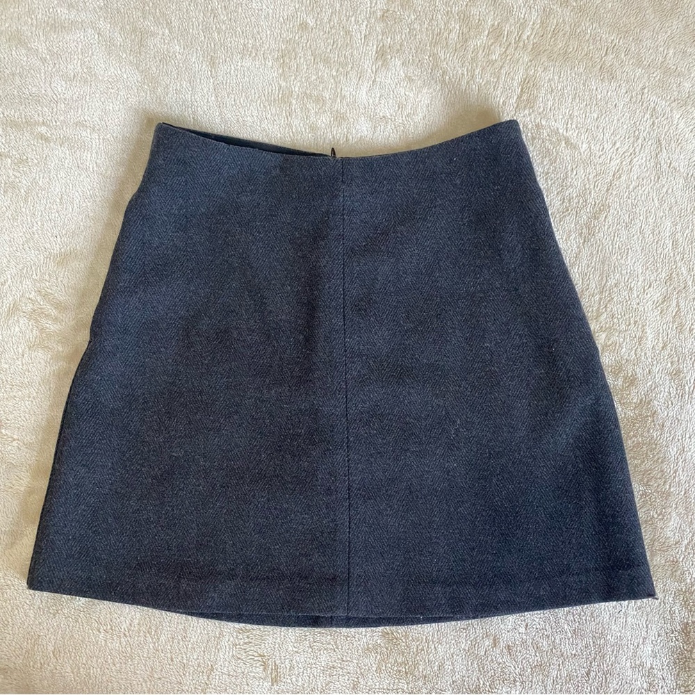 SOLD Aritzia Wilfred Classic A-Line Wool Essonne Mini Skirt
charcoal gray